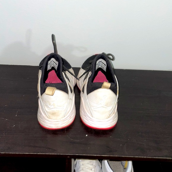 Air Jordan Basketball shoes - Picture 2 of 2